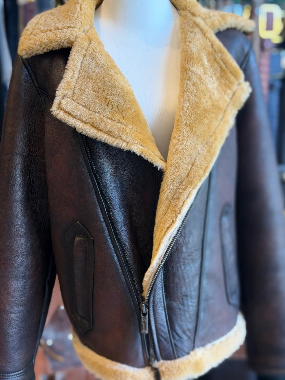 Chamarra para dama AS Glam en piel de borrego uruguayo (Tallas Extras)