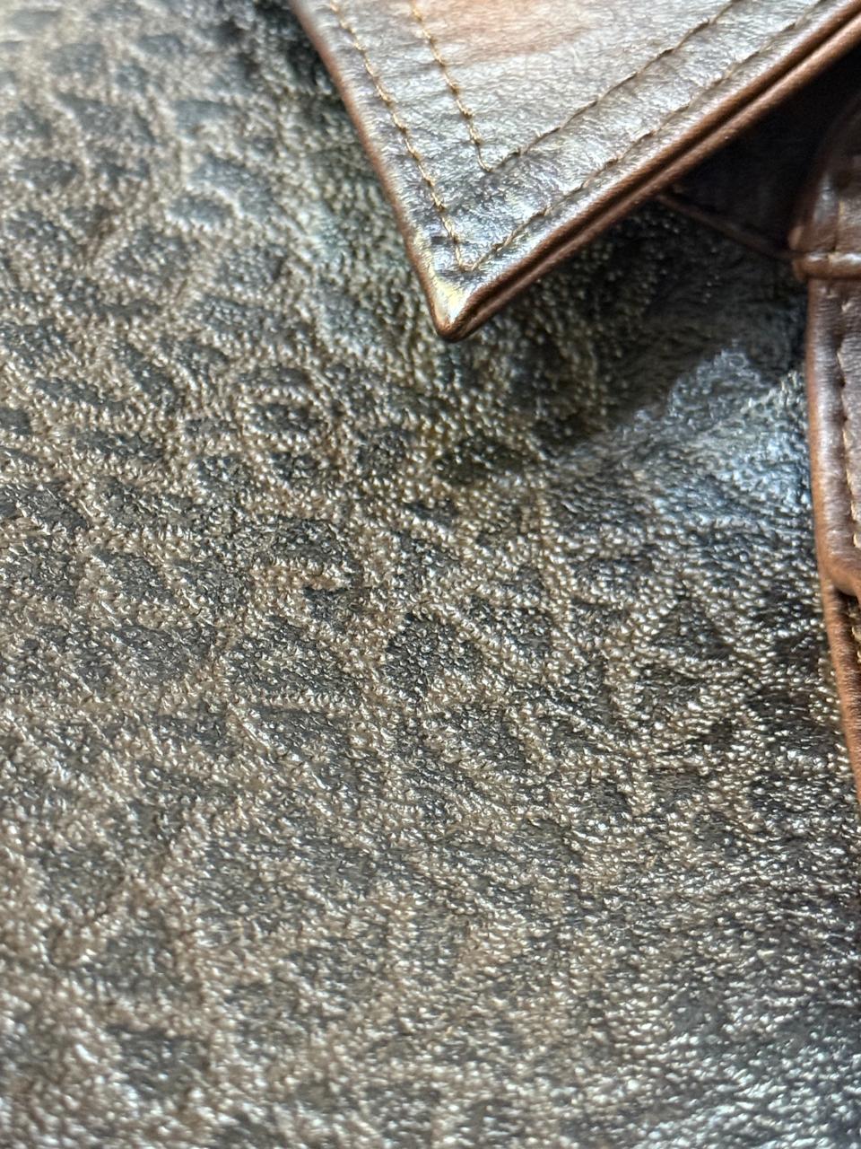 Chamarra para caballero en piel de borrego pelibuey con cuello de toro